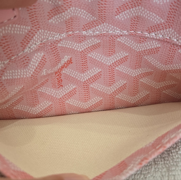 *Like New* Goyard Pink Pouch/Clutch Wallet - Signature Pattern - Picture 5 of 11